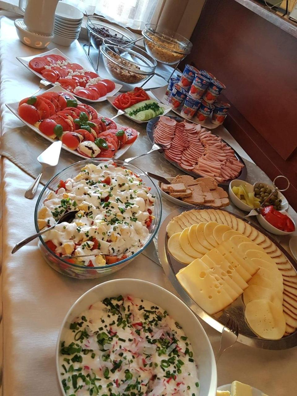 Willa Pod Gwiazdami & Spa Kudowa-Zdrój Buitenkant foto